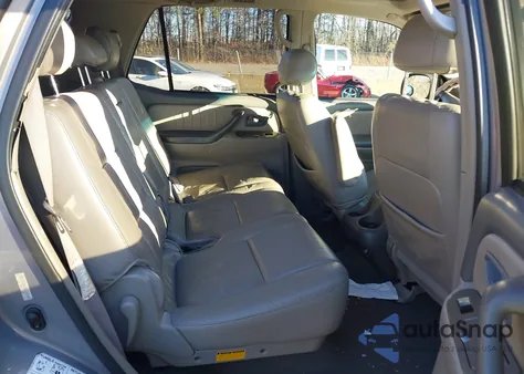 2002 Toyota Sequoia Limited V8 из США, поврежденный, VIN 5TDBT48A22S113985